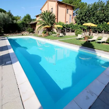Holiday home With Swimming Pool, Private Terrace Overlooking Pool