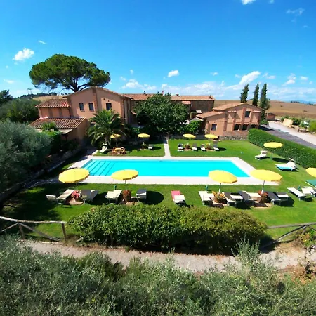 Holiday home With Swimming Pool, Private Terrace Overlooking Pool *