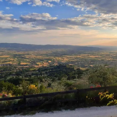 With Swimming Pool, Private Terrace Overlooking Pool Castiglione del Lago